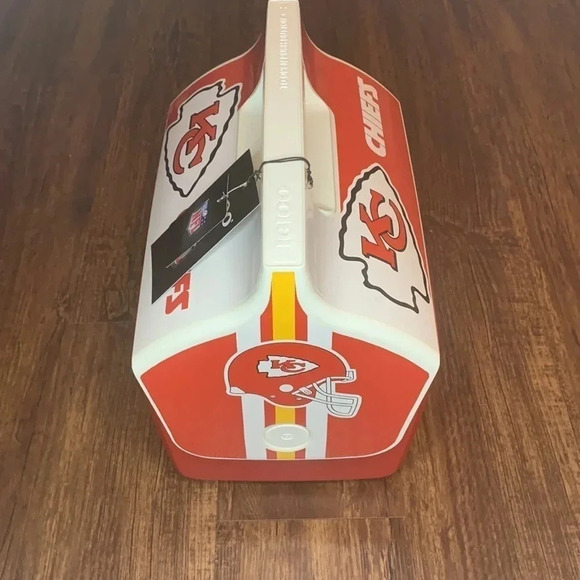 Kansas City Chiefs Cooler 7 Quarts NFL x Igloo Playmate New - Picture 4 of 9